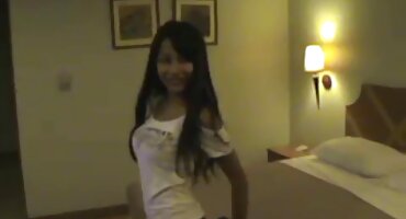 sex cu to viet nam Coquette trải sex vung trom dài trên vòi nước và được kiêm.